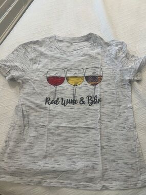 Women’s T-Shirt NWOT